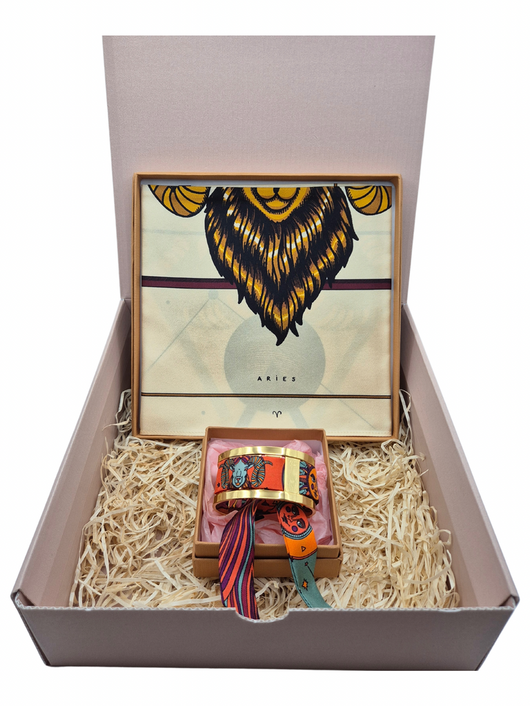 Gift box Aries with silk scave and bracelet with ribbon