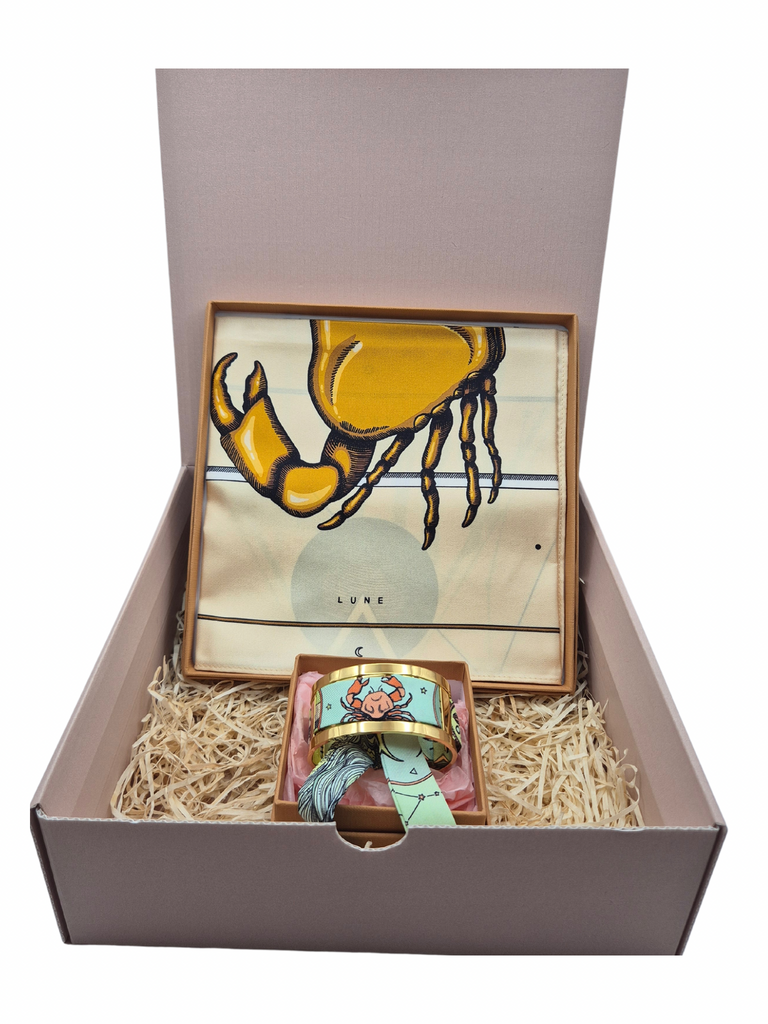 Gift box Cancer with silk scave and bracelet with silk ribbon