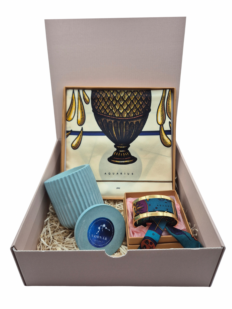 Maxi Gift box Aquarius with silk scave, candle Aquarius, bracelet verity with silk scave